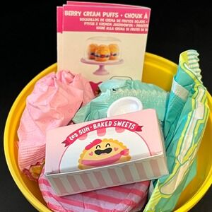 Miniverse Make It Mini Diner Series 4 Wave 2 Berry Cream Puffs MGA Entertainment